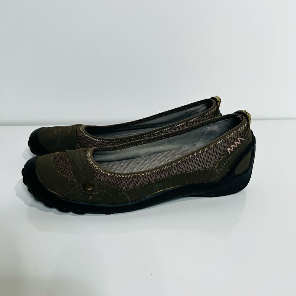 Pr!vo by Clarks Comfort Slip On Shoes Gray Beige
